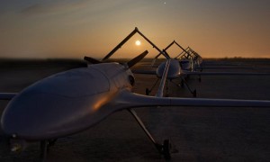 不再当耗材！乌军放弃傻冲放大招：精准爆破俄军1千架无人机仓库