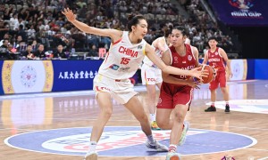 国家队大赛首秀！张子宇13分 末节双塔让人期待
