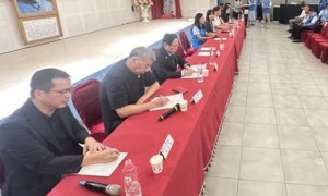 国民党主席选举6名候选人首度同台,两岸对话、核能议题成焦点